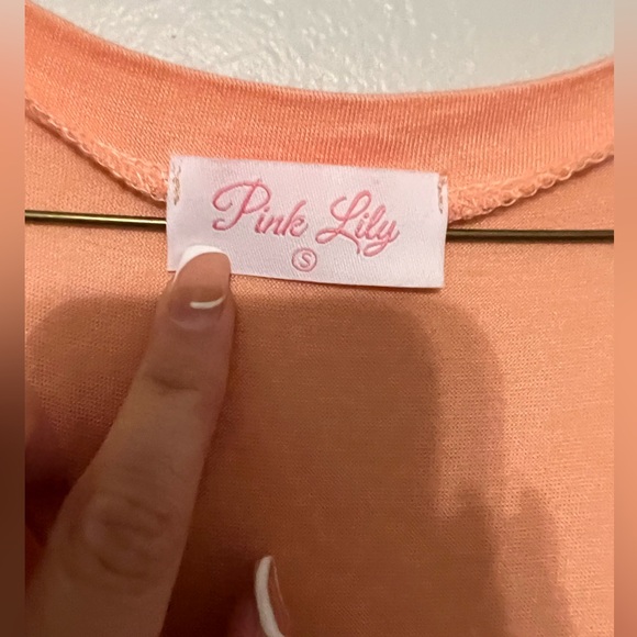 Pink lily tank top - Picture 3 of 3